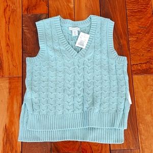 Brand new women's size small v neck cable knit sweater vest